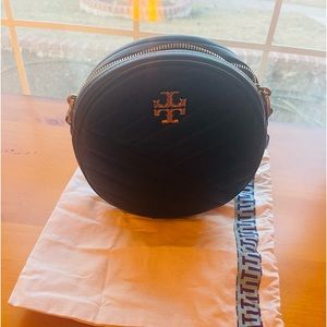 Kira Chevron Circle Bag Black